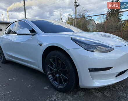 Белый Тесла Модель 3, объемом двигателя 0 л и пробегом 89 тыс. км за 16999 $, фото 8 на Automoto.ua