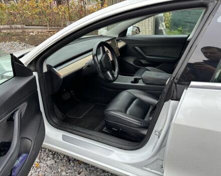 Белый Тесла Модель 3, объемом двигателя 0 л и пробегом 140 тыс. км за 14000 $, фото 4 на Automoto.ua