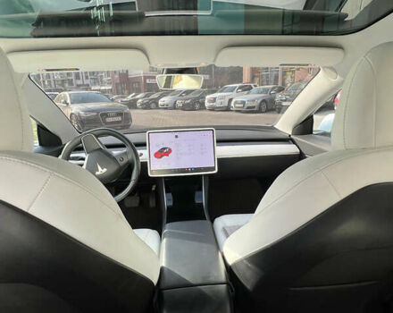 Білий Тесла Модель 3, об'ємом двигуна 0 л та пробігом 59 тис. км за 19200 $, фото 18 на Automoto.ua