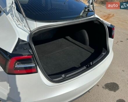 Білий Тесла Модель 3, об'ємом двигуна 0 л та пробігом 175 тис. км за 14700 $, фото 10 на Automoto.ua