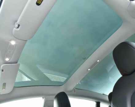 Белый Тесла Модель 3, объемом двигателя 0 л и пробегом 65 тыс. км за 6900 $, фото 12 на Automoto.ua