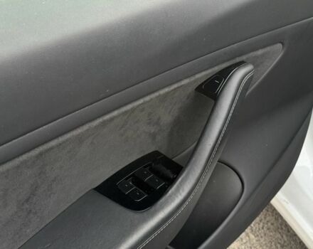 Белый Тесла Модель 3, объемом двигателя 0 л и пробегом 166 тыс. км за 14400 $, фото 10 на Automoto.ua