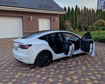 Белый Тесла Модель 3, объемом двигателя 0 л и пробегом 135 тыс. км за 20500 $, фото 20 на Automoto.ua