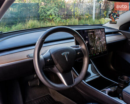 Білий Тесла Модель 3, об'ємом двигуна 0 л та пробігом 146 тис. км за 17500 $, фото 35 на Automoto.ua