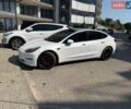 Білий Тесла Модель 3, об'ємом двигуна 0 л та пробігом 112 тис. км за 17500 $, фото 2 на Automoto.ua
