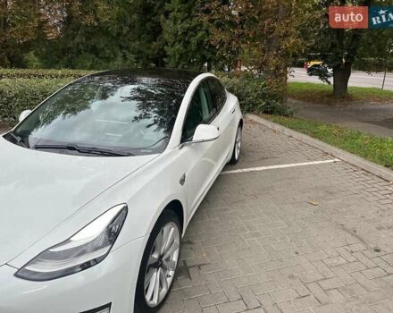 Білий Тесла Модель 3, об'ємом двигуна 0 л та пробігом 79 тис. км за 16500 $, фото 2 на Automoto.ua