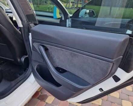 Белый Тесла Модель 3, объемом двигателя 0 л и пробегом 135 тыс. км за 20500 $, фото 10 на Automoto.ua