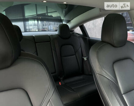 Белый Тесла Модель 3, объемом двигателя 0 л и пробегом 140 тыс. км за 19999 $, фото 11 на Automoto.ua