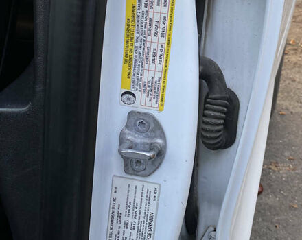 Белый Тесла Модель 3, объемом двигателя 0 л и пробегом 183 тыс. км за 13600 $, фото 16 на Automoto.ua