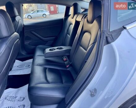 Белый Тесла Модель 3, объемом двигателя 0 л и пробегом 211 тыс. км за 14490 $, фото 17 на Automoto.ua