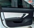 Белый Тесла Модель 3, объемом двигателя 0 л и пробегом 120 тыс. км за 14590 $, фото 16 на Automoto.ua