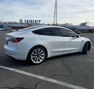 Білий Тесла Модель 3, об'ємом двигуна 0 л та пробігом 140 тис. км за 17400 $, фото 4 на Automoto.ua