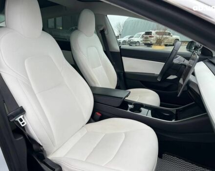 Білий Тесла Модель 3, об'ємом двигуна 0 л та пробігом 203 тис. км за 12000 $, фото 37 на Automoto.ua