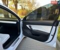 Белый Тесла Модель 3, объемом двигателя 0 л и пробегом 99 тыс. км за 19900 $, фото 28 на Automoto.ua