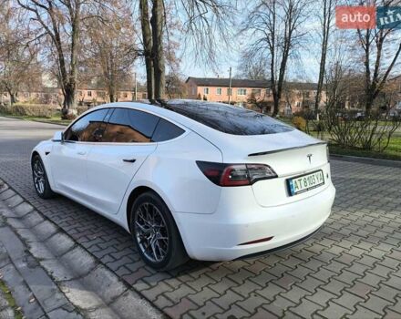 Белый Тесла Модель 3, объемом двигателя 0 л и пробегом 250 тыс. км за 14300 $, фото 3 на Automoto.ua