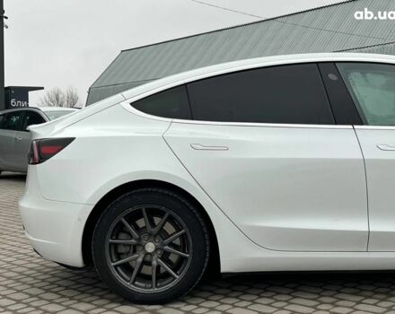 Білий Тесла Модель 3, об'ємом двигуна 0 л та пробігом 203 тис. км за 12000 $, фото 7 на Automoto.ua