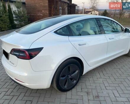 Білий Тесла Модель 3, об'ємом двигуна 0 л та пробігом 236 тис. км за 14300 $, фото 5 на Automoto.ua