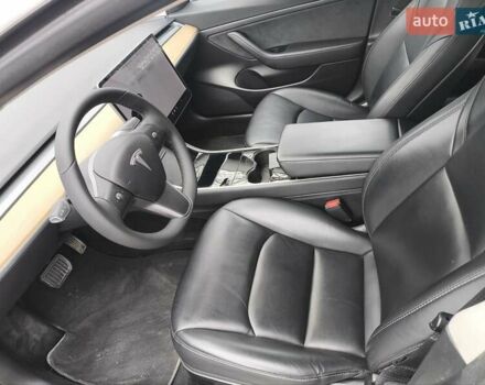 Белый Тесла Модель 3, объемом двигателя 0 л и пробегом 250 тыс. км за 14300 $, фото 9 на Automoto.ua