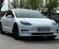 Белый Тесла Модель 3, объемом двигателя 0 л и пробегом 95 тыс. км за 28000 $, фото 1 на Automoto.ua