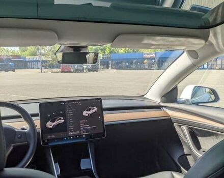 Белый Тесла Модель 3, объемом двигателя 0 л и пробегом 101 тыс. км за 23500 $, фото 14 на Automoto.ua