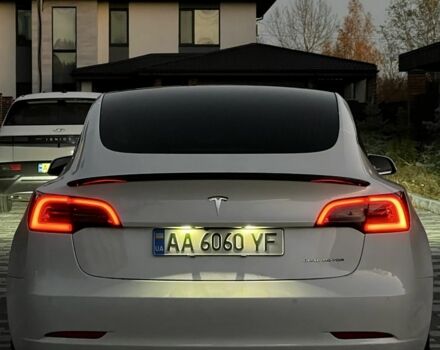 Білий Тесла Модель 3, об'ємом двигуна 0 л та пробігом 76 тис. км за 20500 $, фото 2 на Automoto.ua