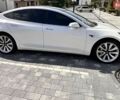 Білий Тесла Модель 3, об'ємом двигуна 0 л та пробігом 187 тис. км за 17500 $, фото 4 на Automoto.ua