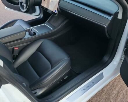 Белый Тесла Модель 3, объемом двигателя 0 л и пробегом 77 тыс. км за 18999 $, фото 27 на Automoto.ua