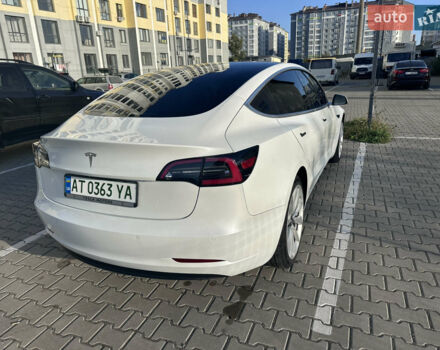 Белый Тесла Модель 3, объемом двигателя 0 л и пробегом 80 тыс. км за 23950 $, фото 8 на Automoto.ua