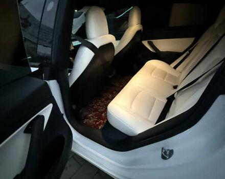 Білий Тесла Модель 3, об'ємом двигуна 0 л та пробігом 92 тис. км за 21800 $, фото 11 на Automoto.ua