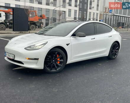Белый Тесла Модель 3, объемом двигателя 0 л и пробегом 73 тыс. км за 17000 $, фото 1 на Automoto.ua