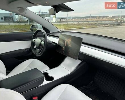 Белый Тесла Модель 3, объемом двигателя 0 л и пробегом 85 тыс. км за 17300 $, фото 15 на Automoto.ua