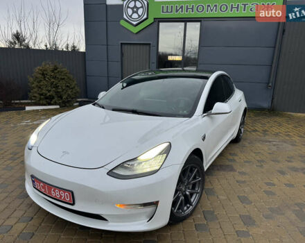 Белый Тесла Модель 3, объемом двигателя 0 л и пробегом 132 тыс. км за 17900 $, фото 2 на Automoto.ua