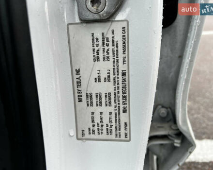 Білий Тесла Модель 3, об'ємом двигуна 0 л та пробігом 139 тис. км за 18900 $, фото 12 на Automoto.ua