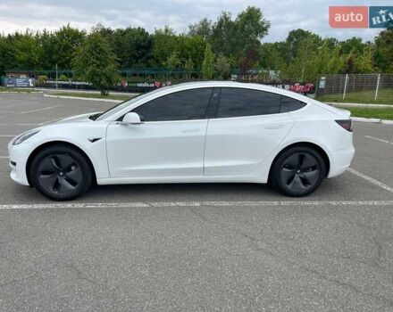 Белый Тесла Модель 3, объемом двигателя 0 л и пробегом 101 тыс. км за 16000 $, фото 3 на Automoto.ua