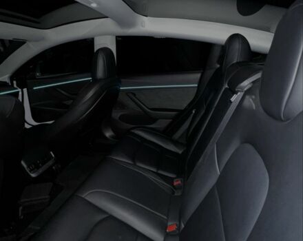 Білий Тесла Модель 3, об'ємом двигуна 0 л та пробігом 76 тис. км за 20500 $, фото 8 на Automoto.ua