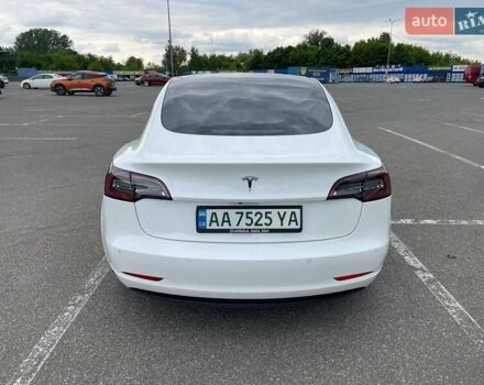 Белый Тесла Модель 3, объемом двигателя 0 л и пробегом 101 тыс. км за 16000 $, фото 9 на Automoto.ua