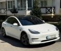 Білий Тесла Модель 3, об'ємом двигуна 0 л та пробігом 183 тис. км за 15500 $, фото 1 на Automoto.ua