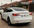 Білий Тесла Модель 3, об'ємом двигуна 0 л та пробігом 130 тис. км за 17200 $, фото 10 на Automoto.ua