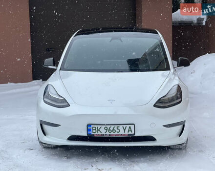 Белый Тесла Модель 3, объемом двигателя 0 л и пробегом 73 тыс. км за 17500 $, фото 9 на Automoto.ua