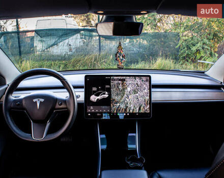 Белый Тесла Модель 3, объемом двигателя 0 л и пробегом 146 тыс. км за 17500 $, фото 33 на Automoto.ua