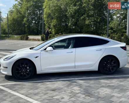 Білий Тесла Модель 3, об'ємом двигуна 0 л та пробігом 145 тис. км за 15200 $, фото 4 на Automoto.ua