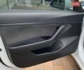 Білий Тесла Модель 3, об'ємом двигуна 0 л та пробігом 130 тис. км за 17200 $, фото 30 на Automoto.ua