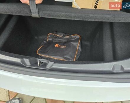 Белый Тесла Модель 3, объемом двигателя 0 л и пробегом 41 тыс. км за 15900 $, фото 8 на Automoto.ua