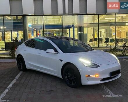 Білий Тесла Модель 3, об'ємом двигуна 0 л та пробігом 151 тис. км за 17300 $, фото 6 на Automoto.ua