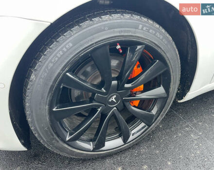 Белый Тесла Модель 3, объемом двигателя 0 л и пробегом 73 тыс. км за 17000 $, фото 18 на Automoto.ua