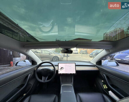 Белый Тесла Модель 3, объемом двигателя 0 л и пробегом 71 тыс. км за 15800 $, фото 5 на Automoto.ua