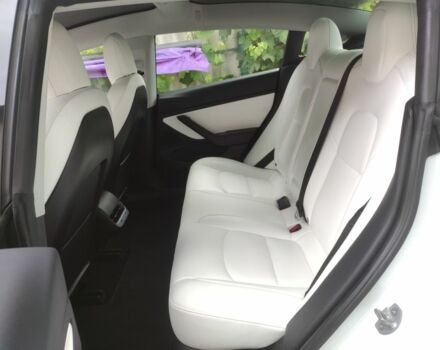Тесла Модель 3 2019 в Южное на Automoto.ua Белый Тесла Модель 3, объемом двигателя 0 л и пробегом 116 тыс. км за 22000 $, фото 5 на Automoto.ua