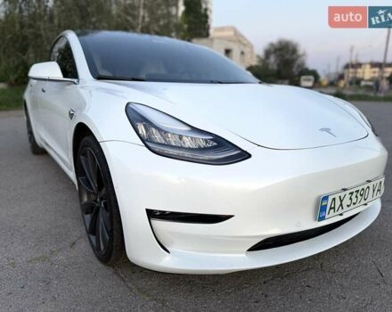 Белый Тесла Модель 3, объемом двигателя 0 л и пробегом 57 тыс. км за 21000 $, фото 36 на Automoto.ua