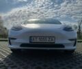 Белый Тесла Модель 3, объемом двигателя 0 л и пробегом 100 тыс. км за 13900 $, фото 1 на Automoto.ua
