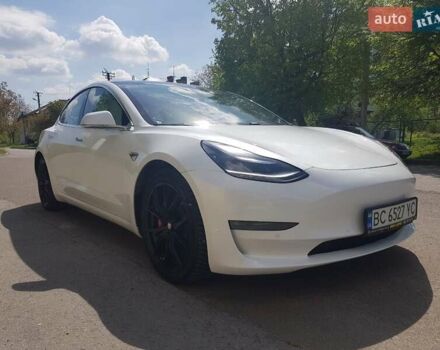Белый Тесла Модель 3, объемом двигателя 0 л и пробегом 168 тыс. км за 17700 $, фото 4 на Automoto.ua